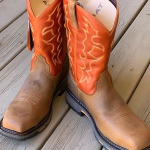 Ariat Men’s Workhog Steel Toe boots, size 11.5 EE Wide, in Dark Earth/ Brick